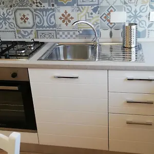 https://relax-house.hotelitalianriviera.com