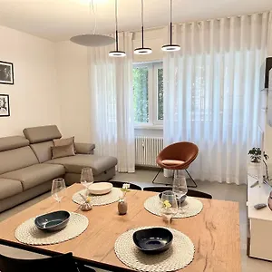 https://apt-charme-via-milano.it-lombardy.com